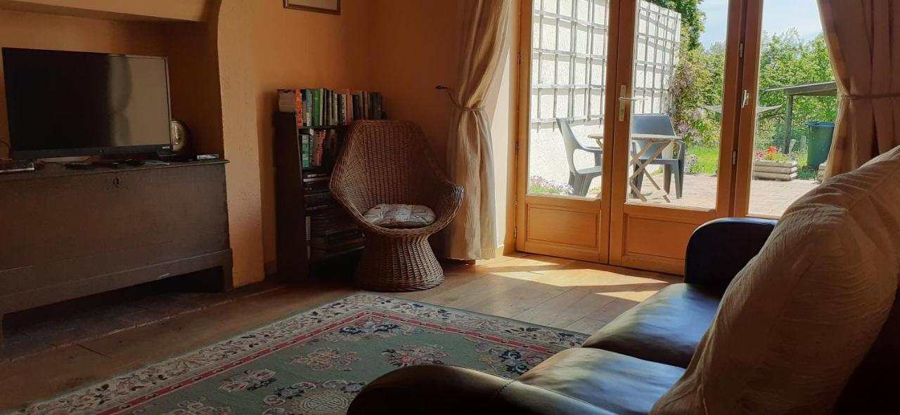 Private Farmhouse For Six In The Countryside Saint-Pierre-sur-Orthe Экстерьер фото